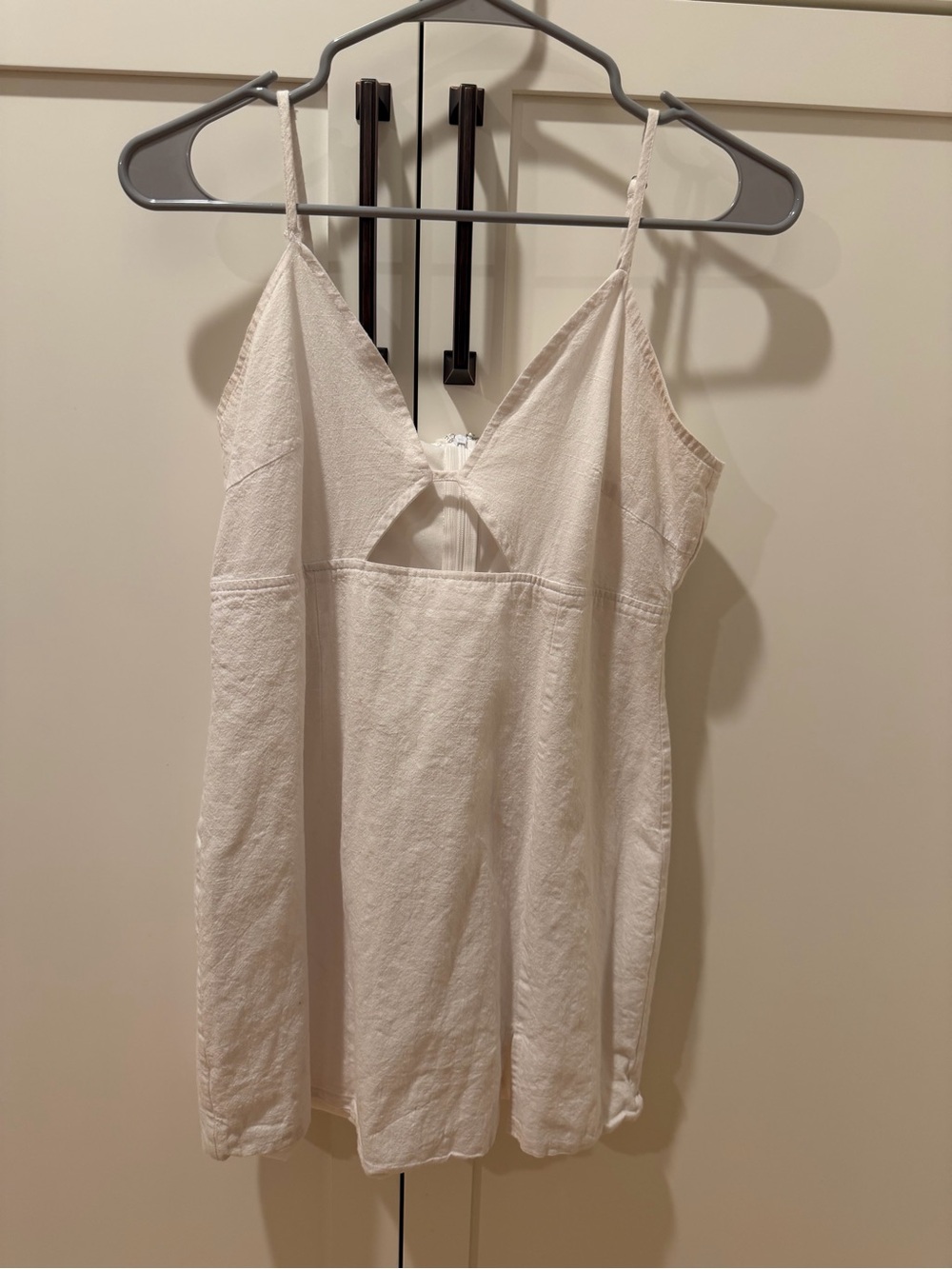Women's White linen Dress with cutout
